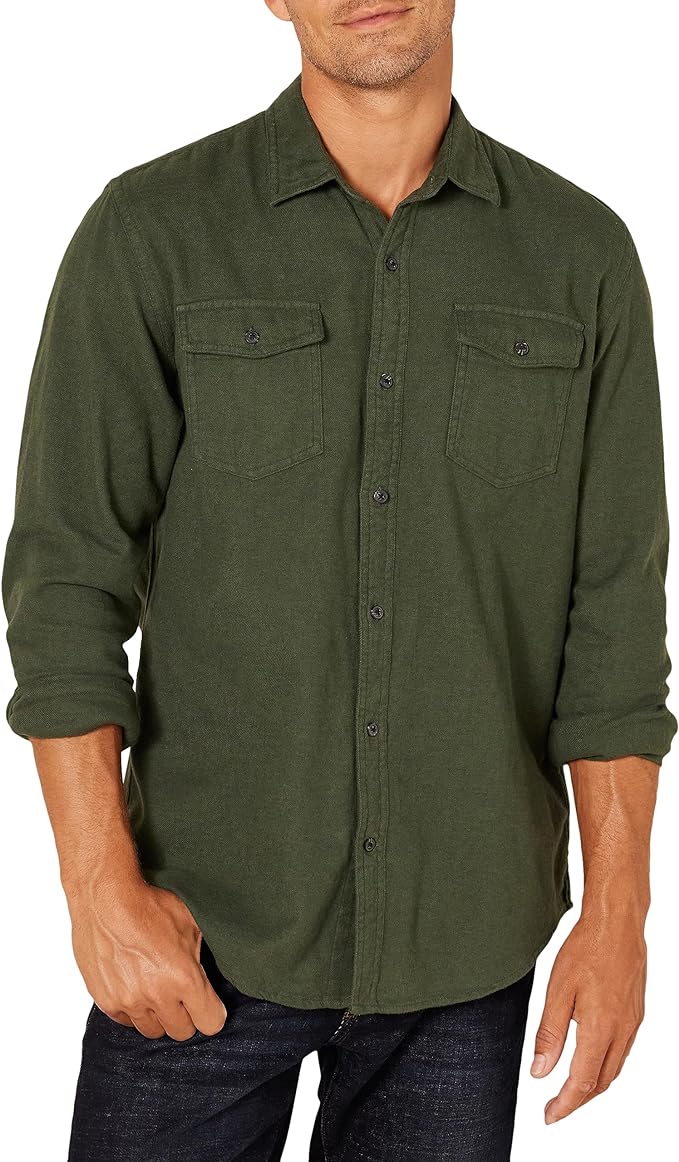Amazon Essentials Men’s Regular-Fit Long-Sleeve Two-Pocket Flannel Shirt